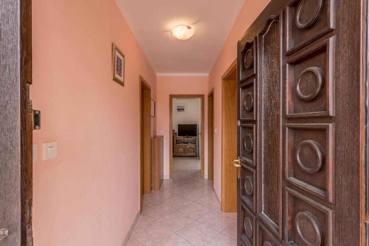 Apartmani Prkacin Трогір Екстер'єр фото