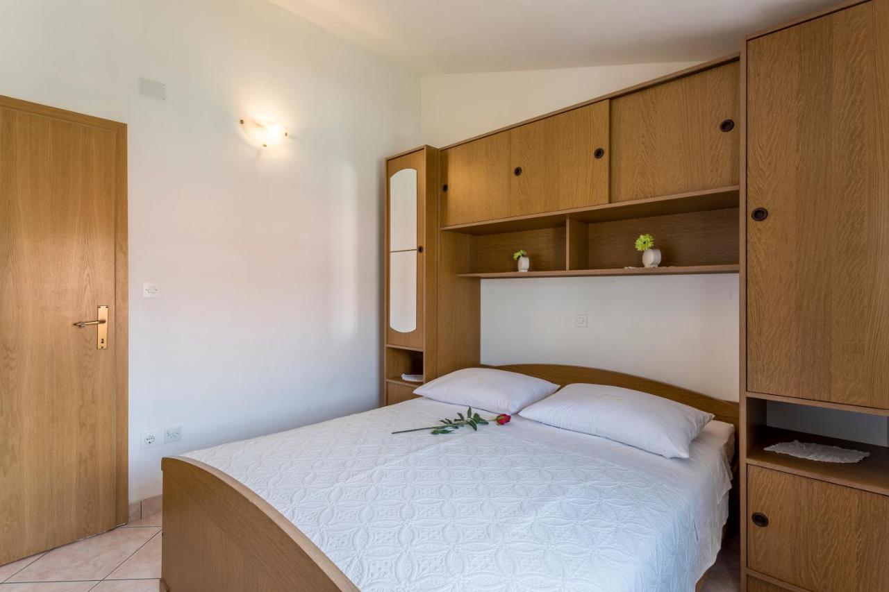 Apartmani Prkacin Трогір Екстер'єр фото