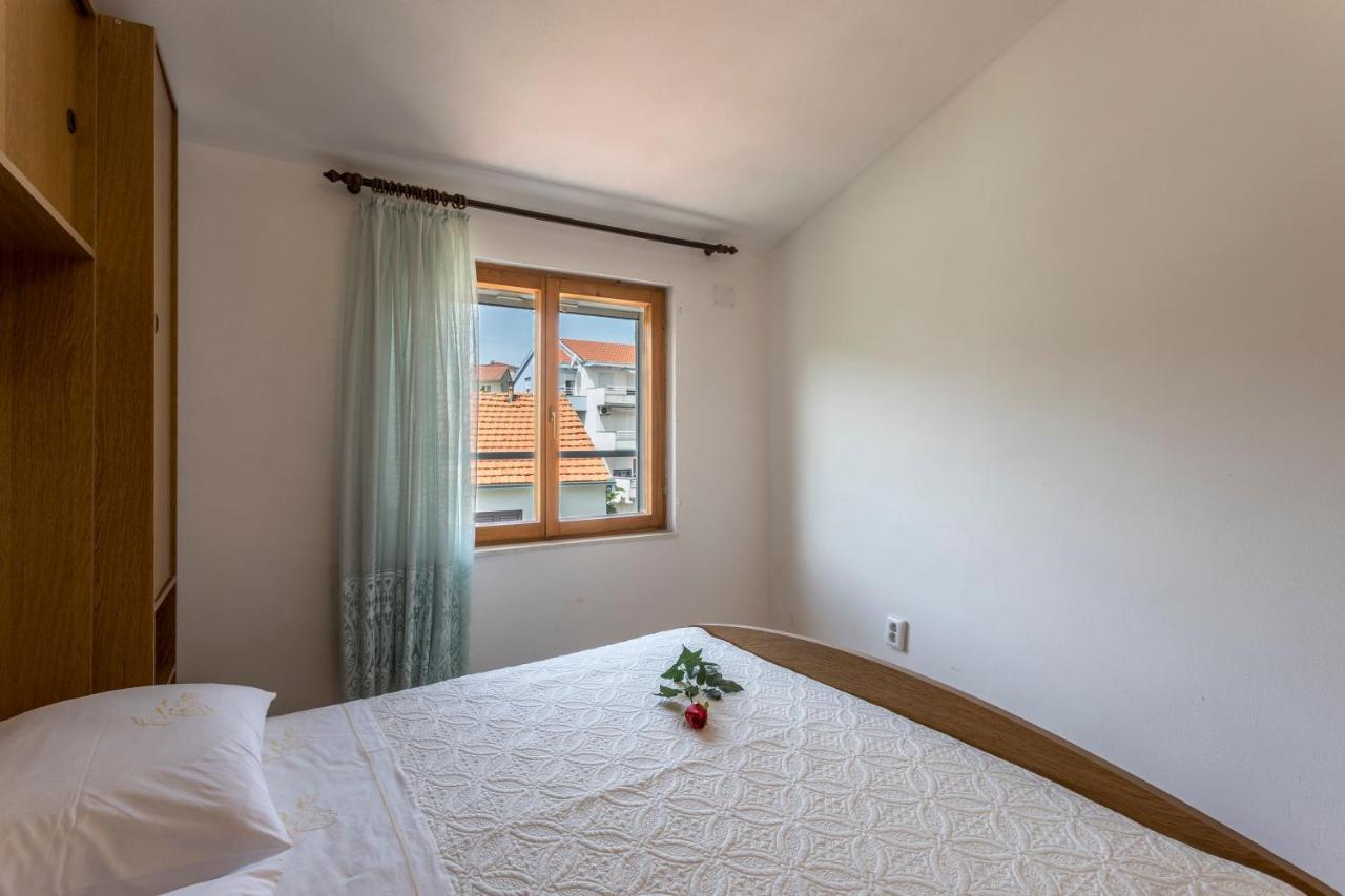 Apartmani Prkacin Трогір Екстер'єр фото