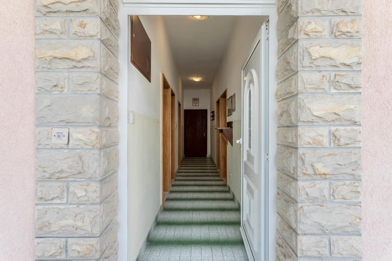 Apartmani Prkacin Трогір Екстер'єр фото