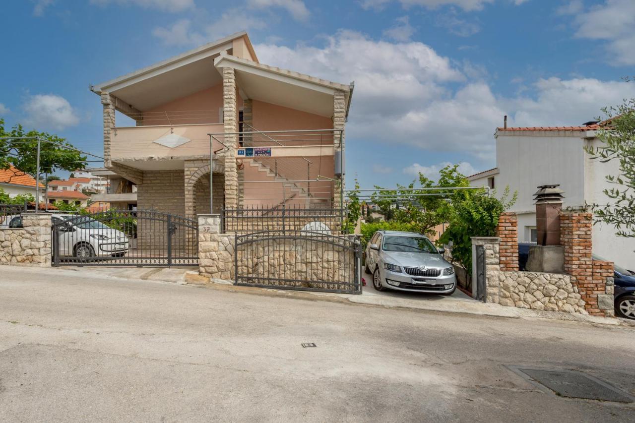 Apartmani Prkacin Трогір Екстер'єр фото
