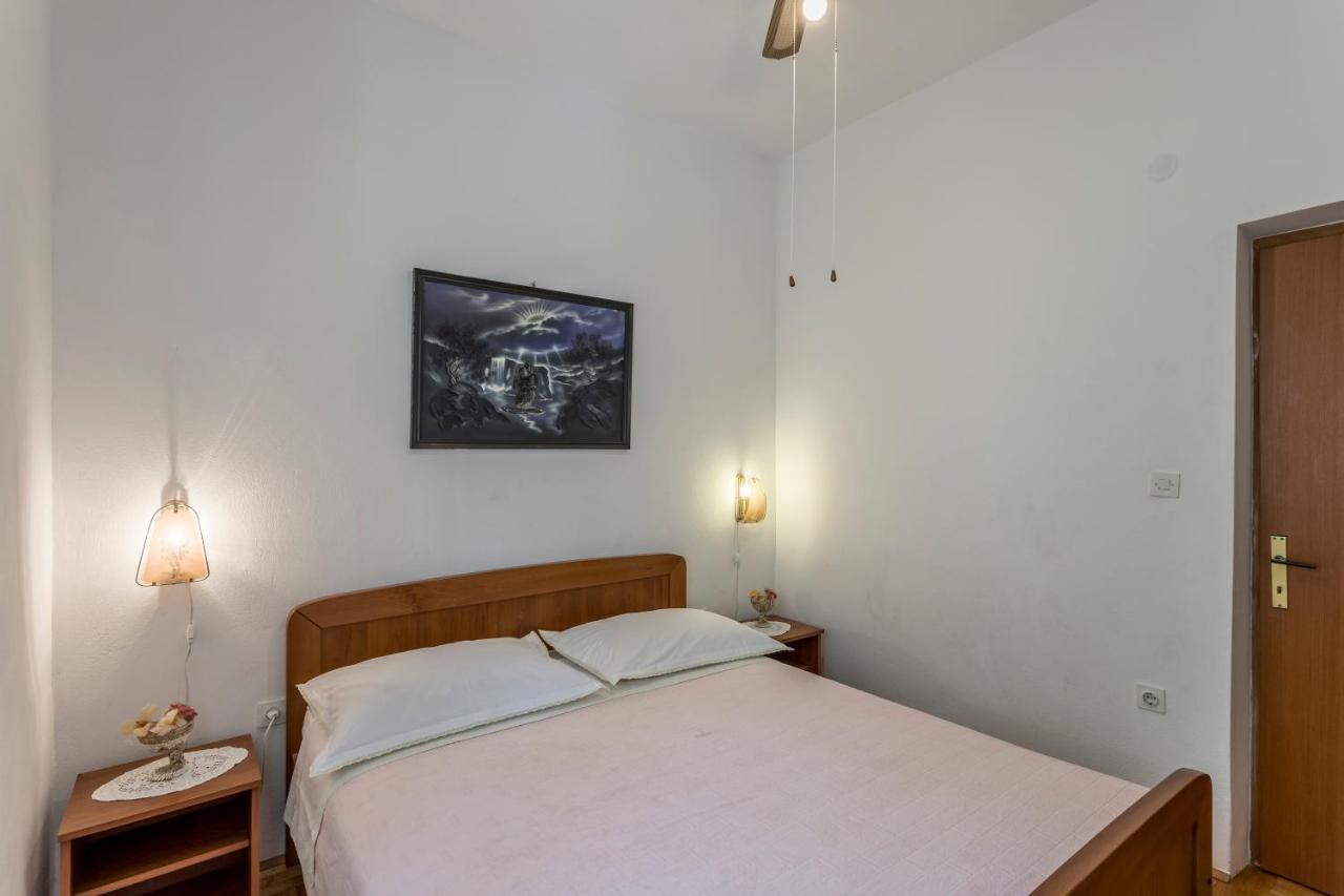 Apartmani Prkacin Трогір Екстер'єр фото