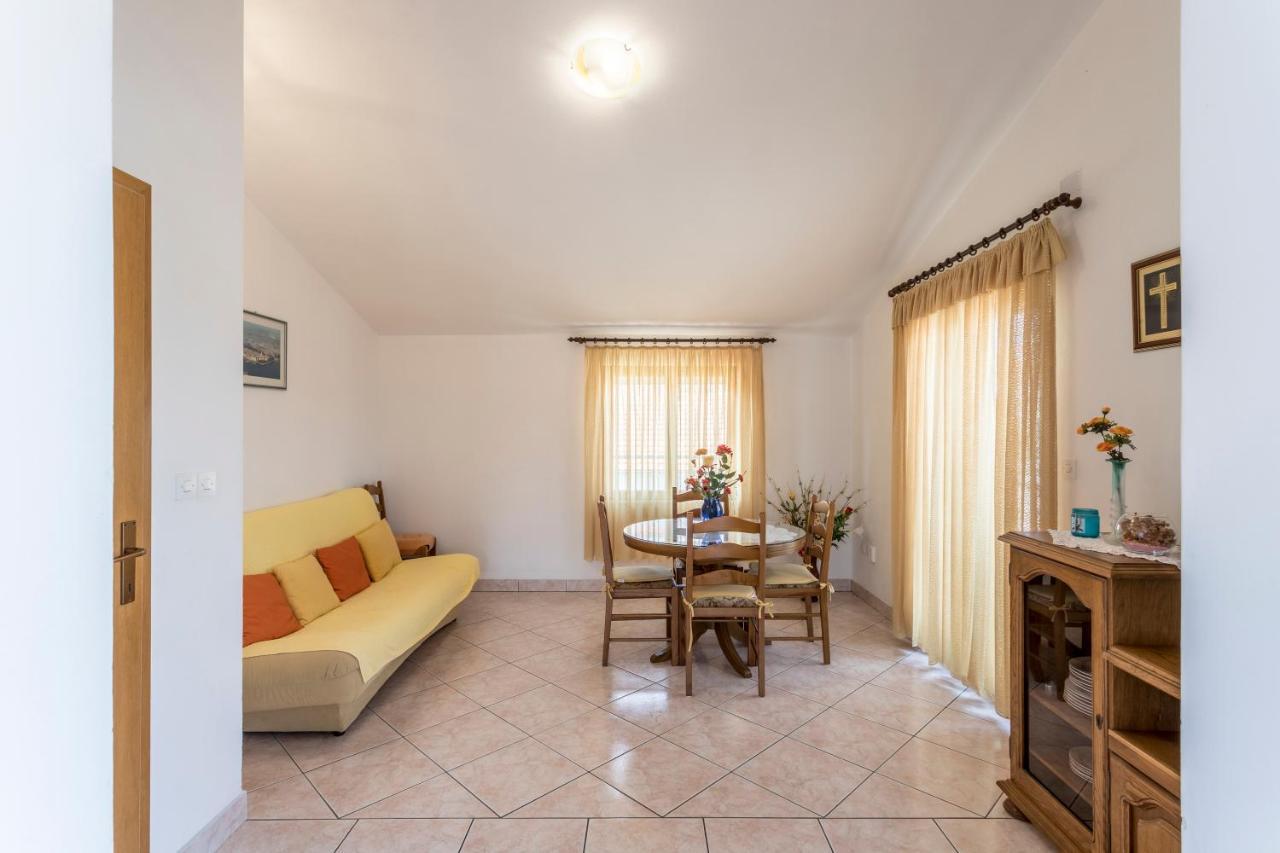 Apartmani Prkacin Трогір Екстер'єр фото
