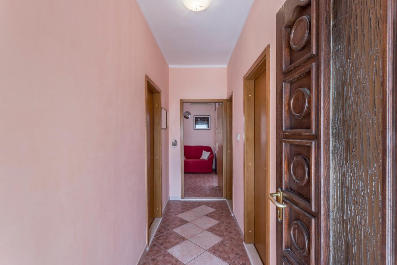 Apartmani Prkacin Трогір Екстер'єр фото