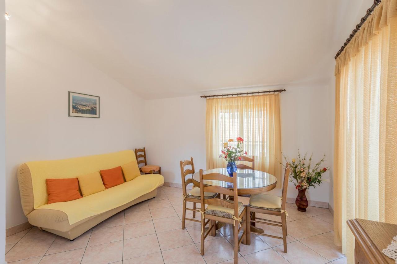 Apartmani Prkacin Трогір Екстер'єр фото