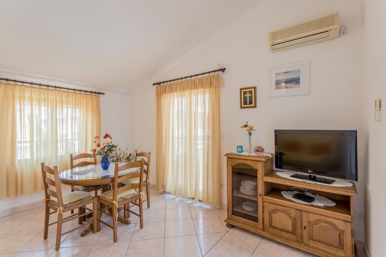Apartmani Prkacin Трогір Екстер'єр фото