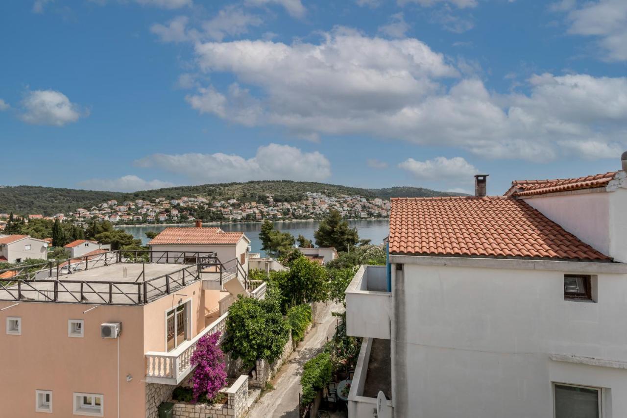 Apartmani Prkacin Трогір Екстер'єр фото