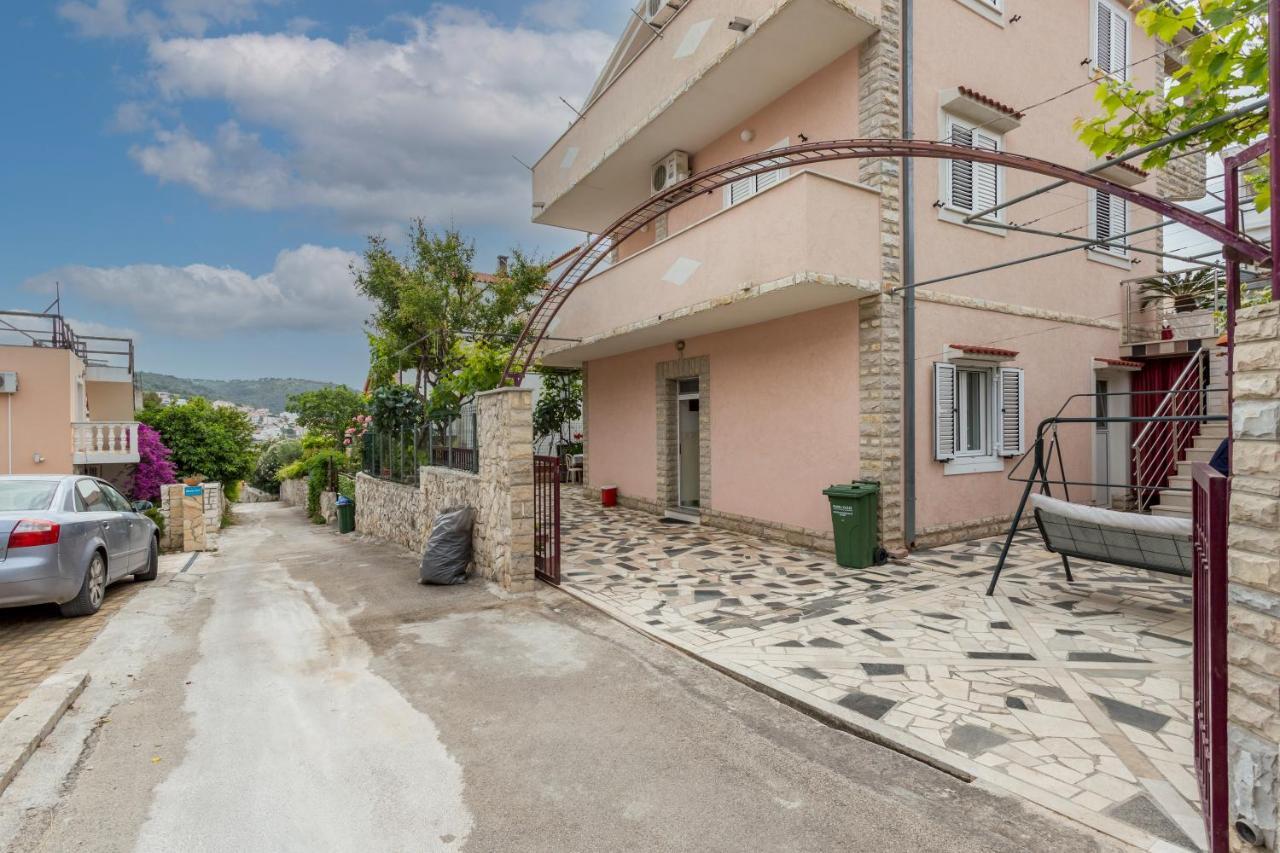Apartmani Prkacin Трогір Екстер'єр фото