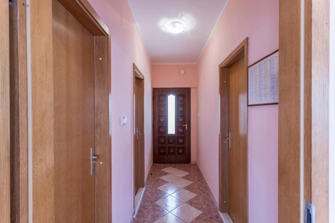 Apartmani Prkacin Трогір Екстер'єр фото