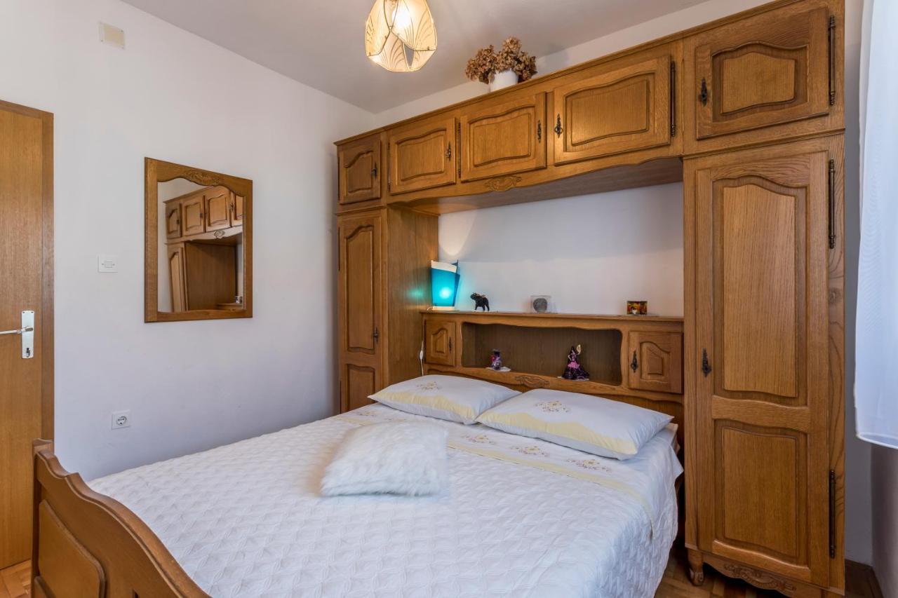 Apartmani Prkacin Трогір Екстер'єр фото
