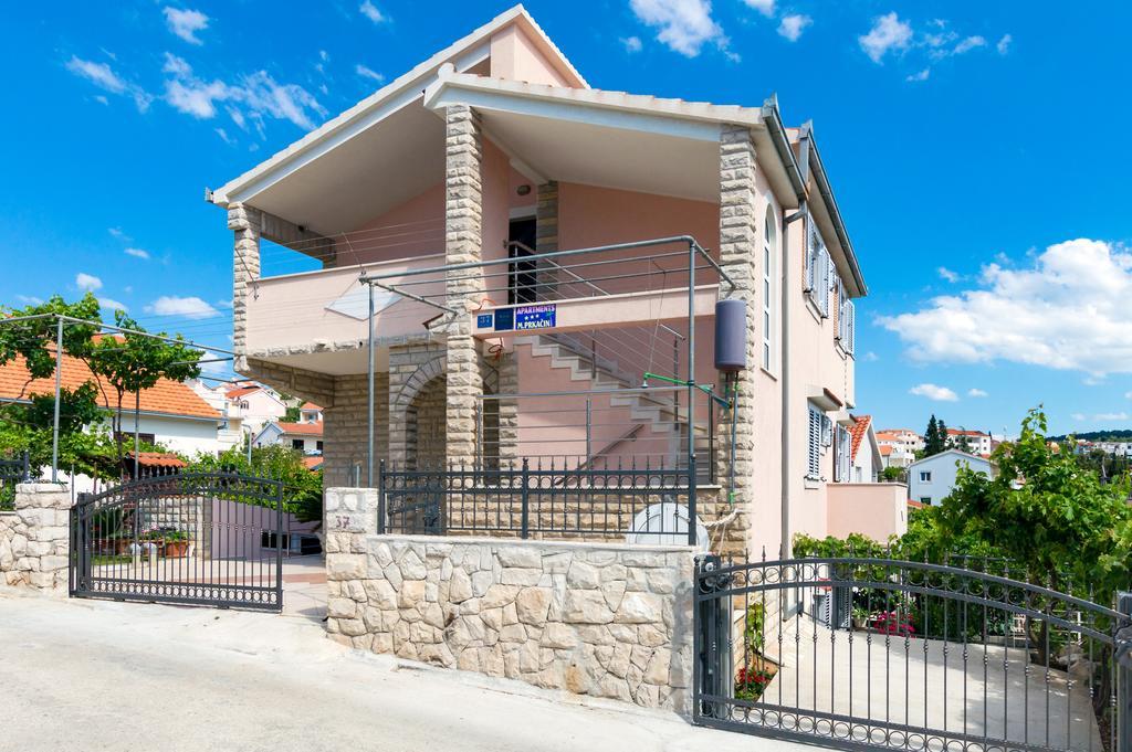 Apartmani Prkacin Трогір Екстер'єр фото