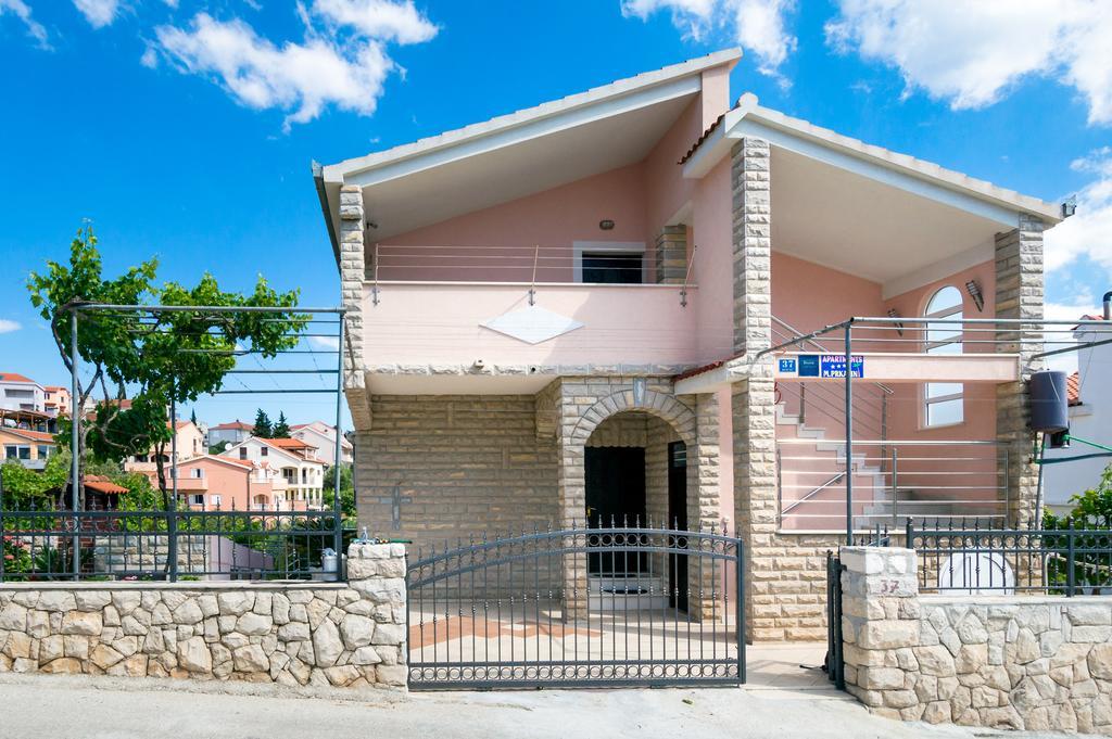 Apartmani Prkacin Трогір Екстер'єр фото