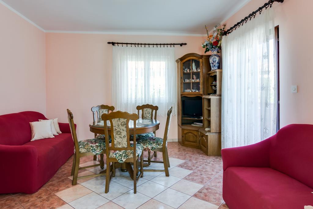 Apartmani Prkacin Трогір Екстер'єр фото