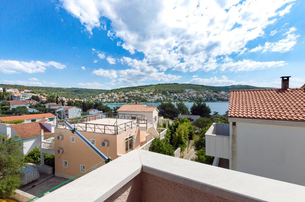 Apartmani Prkacin Трогір Екстер'єр фото